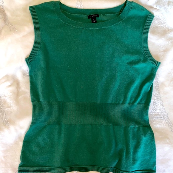 Ann Taylor’s - Light Sweater Tank - Picture 1 of 3